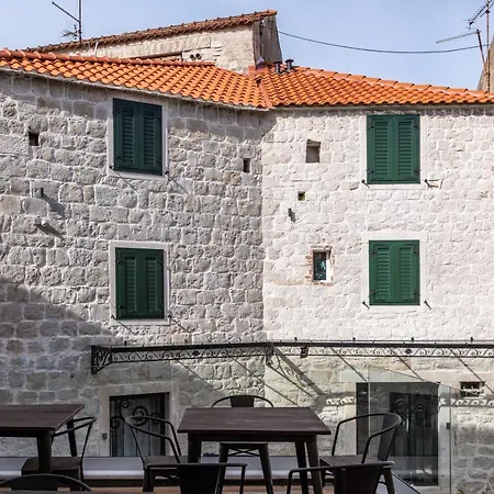Historic Plaza Varos (adults Only) Σπλιτ