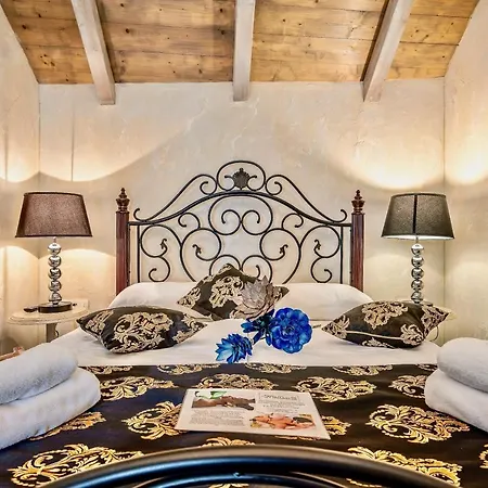 Ξενοδοχείο Historic Plaza Varos (adults Only)