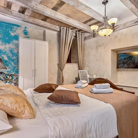 Ξενοδοχείο Historic Plaza Varos (adults Only) 4*