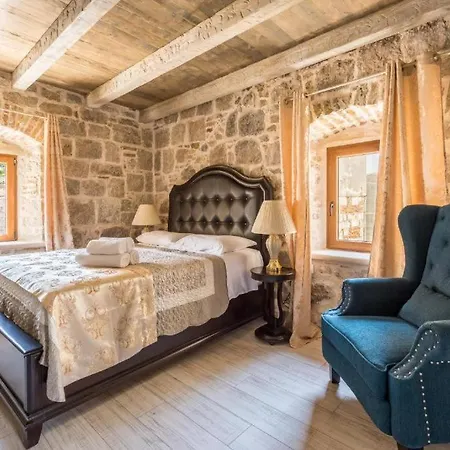 Otel Historic Plaza Varos (adults Only)