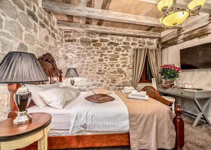 Historic Plaza Varos (adults Only) 4*