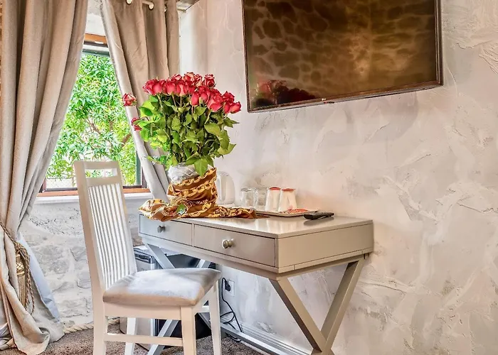 Historic Plaza Varos (adults Only) Hotel 4*