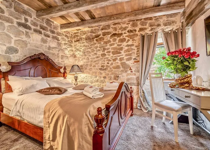 Historic Plaza Varos (adults Only) 4*