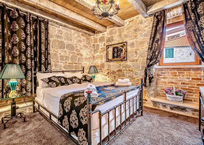 Historic Plaza Varos (adults Only) Split