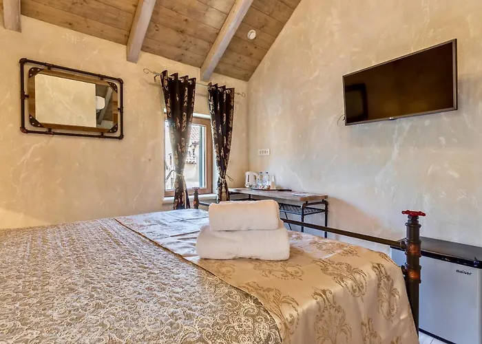 Historic Plaza Varos (adults Only) 4*