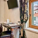 فندق Historic Plaza Varos (adults Only) 4*