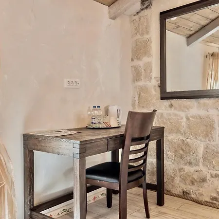 Hotel Historic Plaza Varos 4*