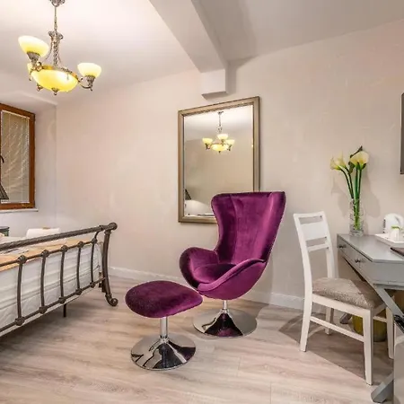 Hotel Historic Plaza Varos