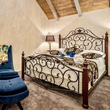 Historic Plaza Varos (adults Only) Hotel